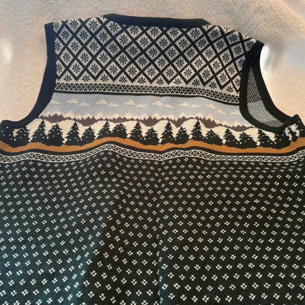 VTG Crystal Kobe VEST Trees Mountains Gold Buttons Retro small - Picture 5 of 5